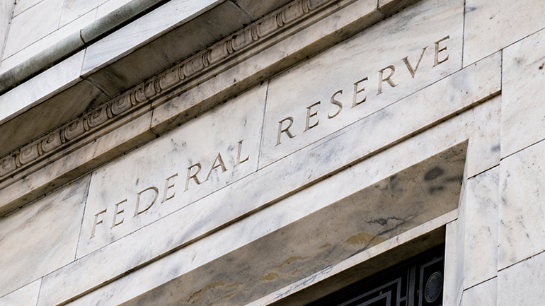Photo extérieure de l’édifice de la Réserve fédérale américaine.